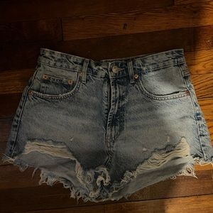Zara distressed jean shorts. Only worn once!